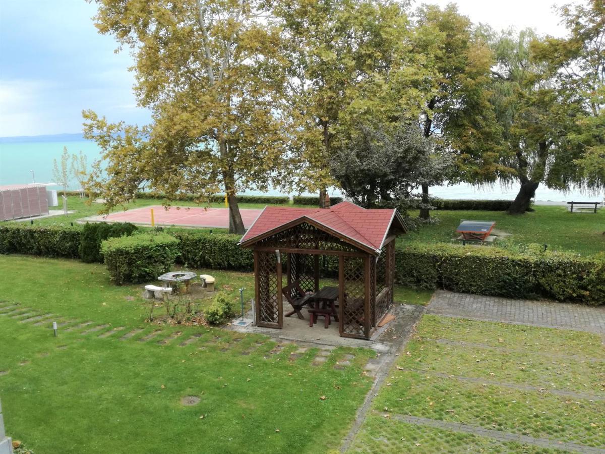 Bella Golden Beach Siofok Exterior photo